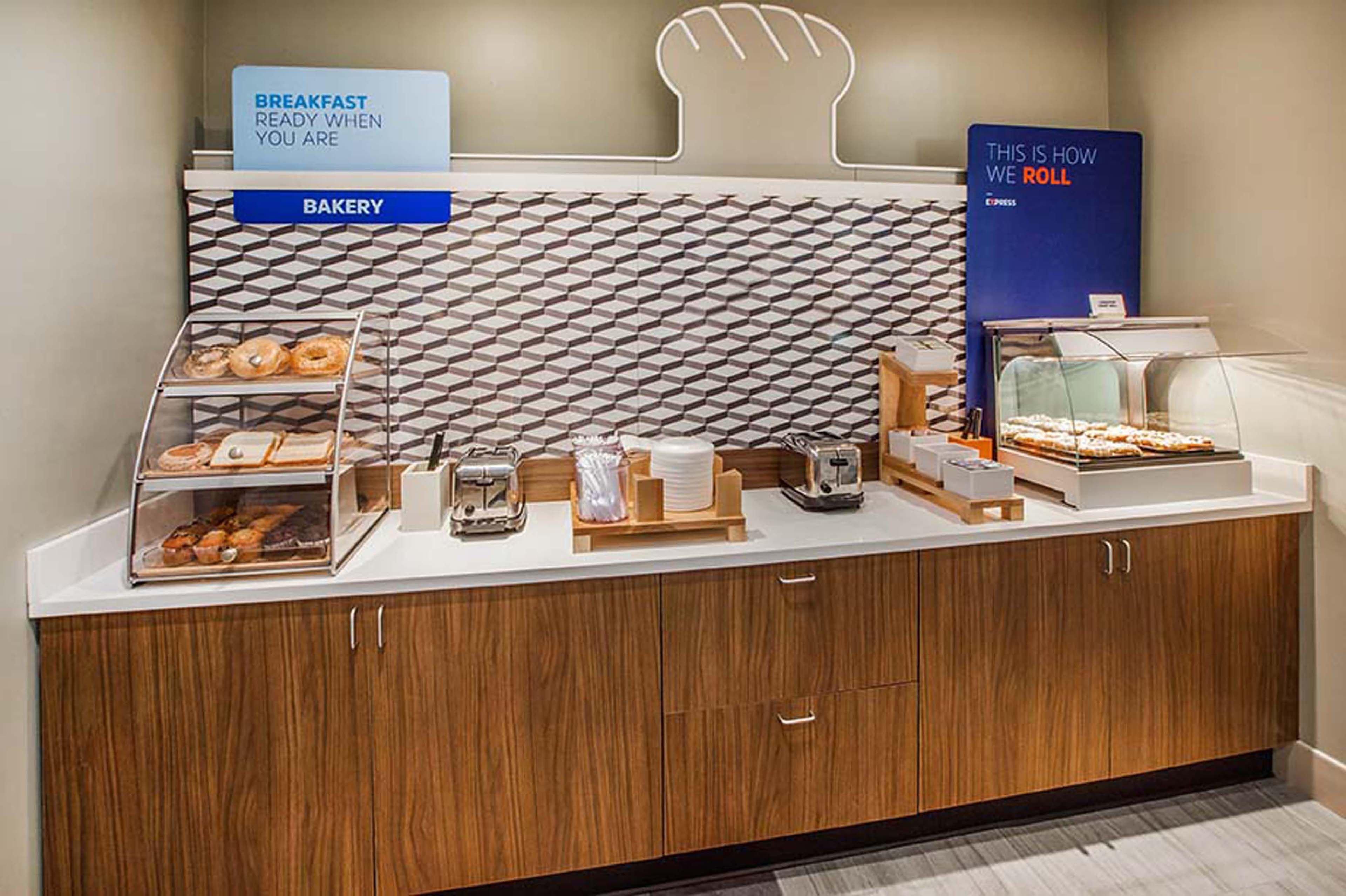 Holiday Inn Express & Suites Oak Ridge By Ihg Exteriör bild